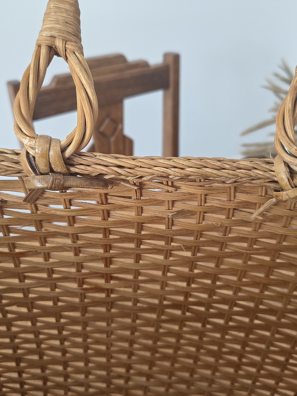 Vintage Market Woven Straw Tote Bag in Tan. - Picture 4 of 10